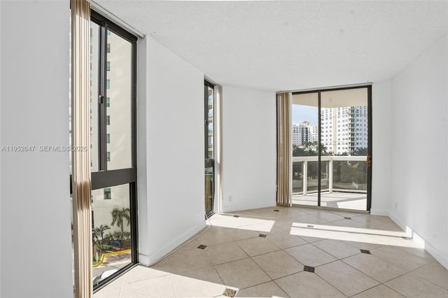 20185 E Country Club Drive 502, Aventura, FL 33180
