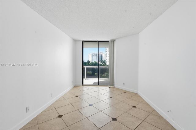20185 E Country Club Drive 502, Aventura, FL 33180