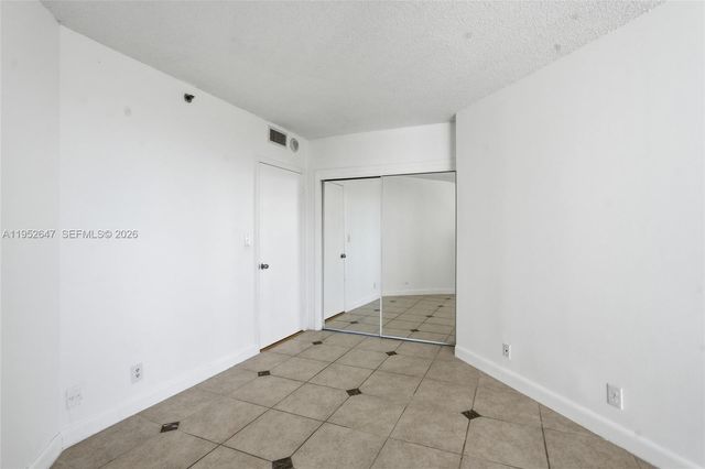 20185 E Country Club Drive 502, Aventura, FL 33180