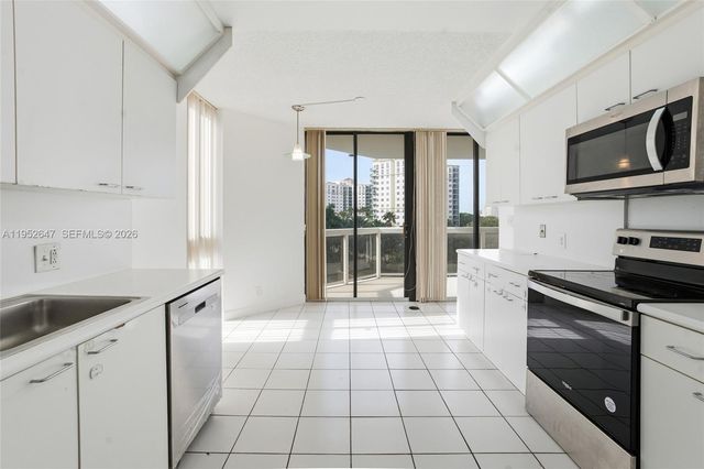 20185 E Country Club Drive 502, Aventura, FL 33180