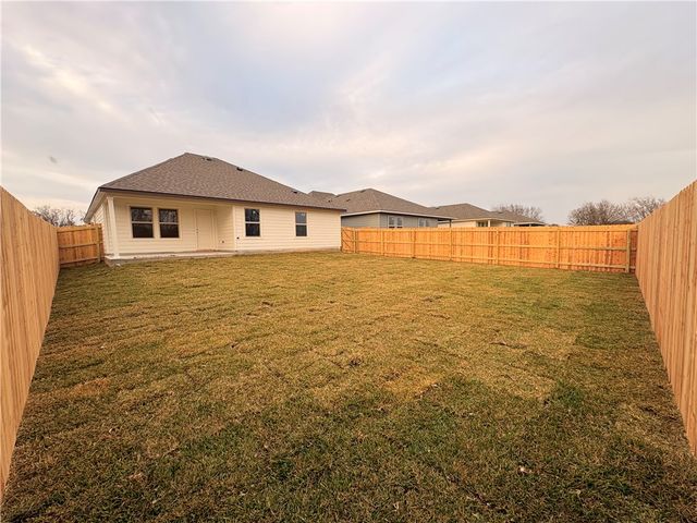 2308 White Wing, Navasota, TX 77868