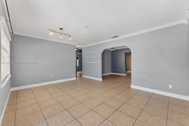 920 NW 35th Ave, Miami, FL 33125