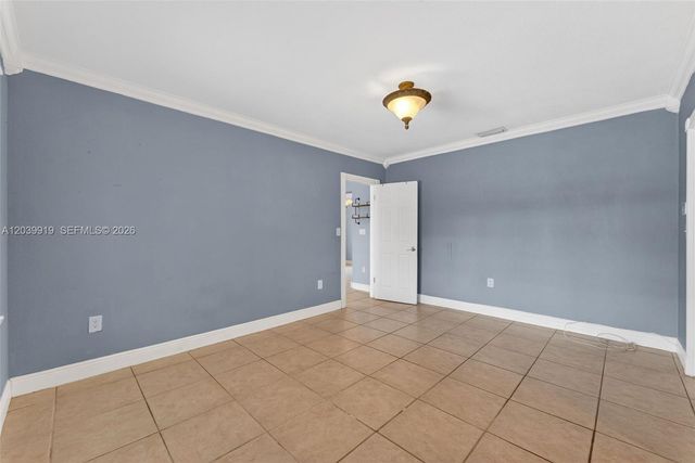 920 NW 35th Ave, Miami, FL 33125