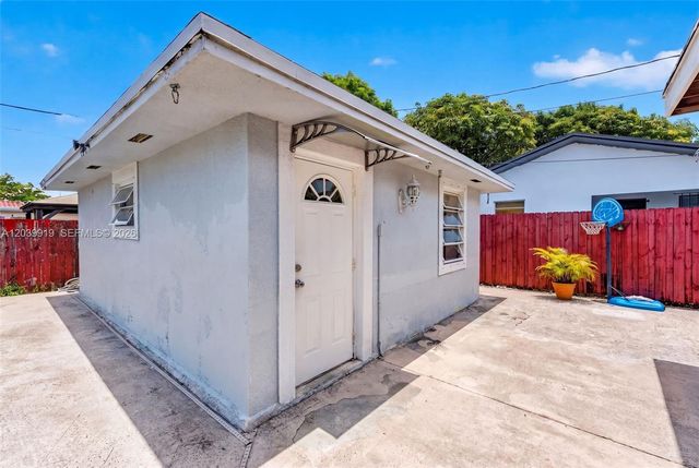 920 NW 35th Ave, Miami, FL 33125
