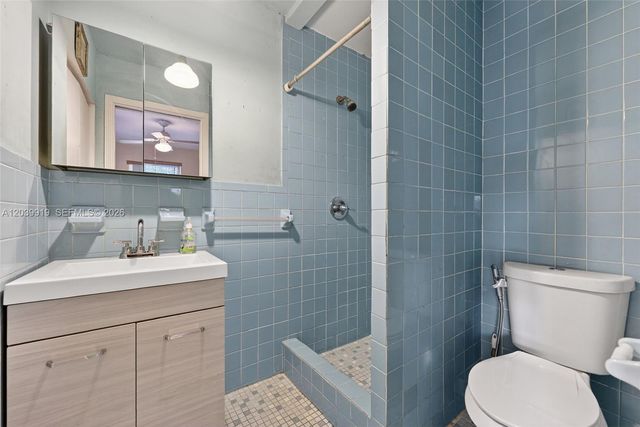 920 NW 35th Ave, Miami, FL 33125