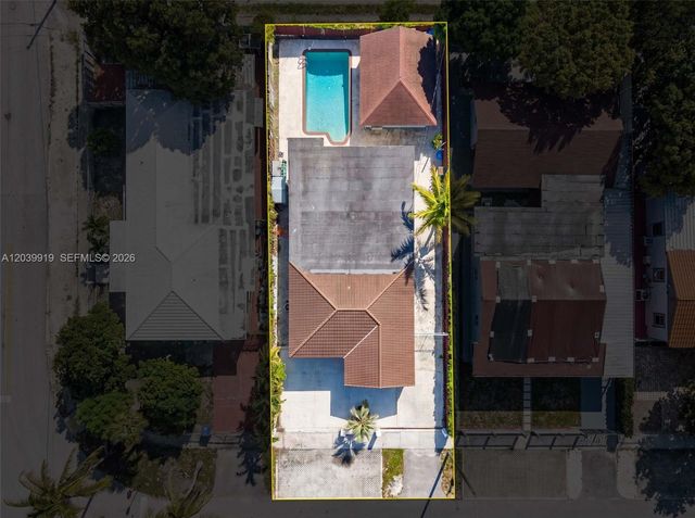 920 NW 35th Ave, Miami, FL 33125