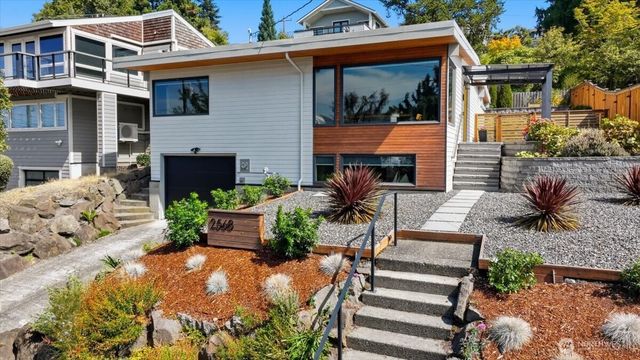 2568 13th Avenue W, Seattle, WA 98119