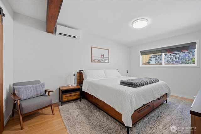 2568 13th Avenue W, Seattle, WA 98119