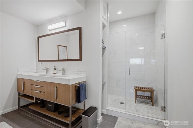 2568 13th Avenue W, Seattle, WA 98119