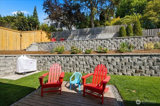 2568 13th Avenue W, Seattle, WA 98119