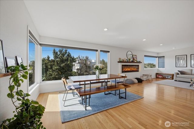 2568 13th Avenue W, Seattle, WA 98119