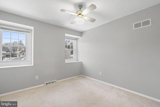 16 AULT CT, Wilmington, DE 19808