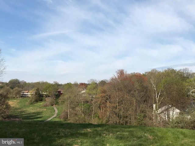 16 AULT CT, Wilmington, DE 19808