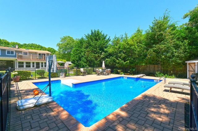 183 6th Avenue, Holtsville, NY 11742