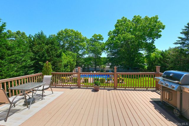 183 6th Avenue, Holtsville, NY 11742