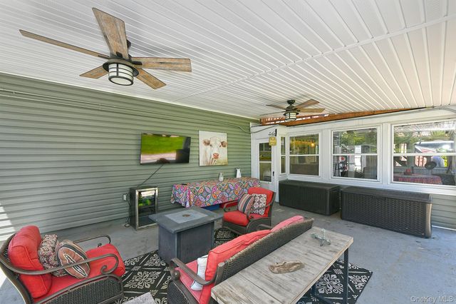 183 6th Avenue, Holtsville, NY 11742