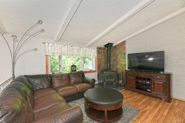 183 6th Avenue, Holtsville, NY 11742