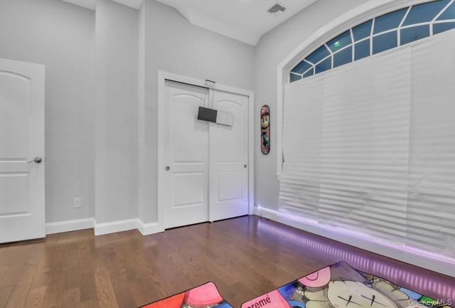 858 Prescott Street, Valley Stream, NY 11580