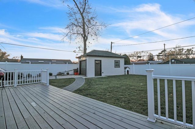 858 Prescott Street, Valley Stream, NY 11580