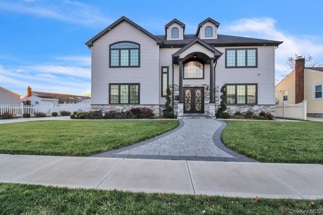 858 Prescott Street, Valley Stream, NY 11580