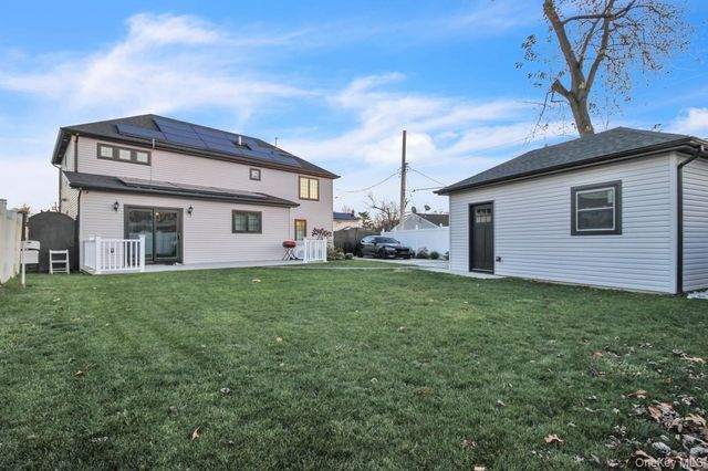 858 Prescott Street, Valley Stream, NY 11580