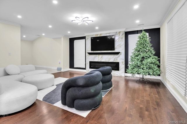 858 Prescott Street, Valley Stream, NY 11580