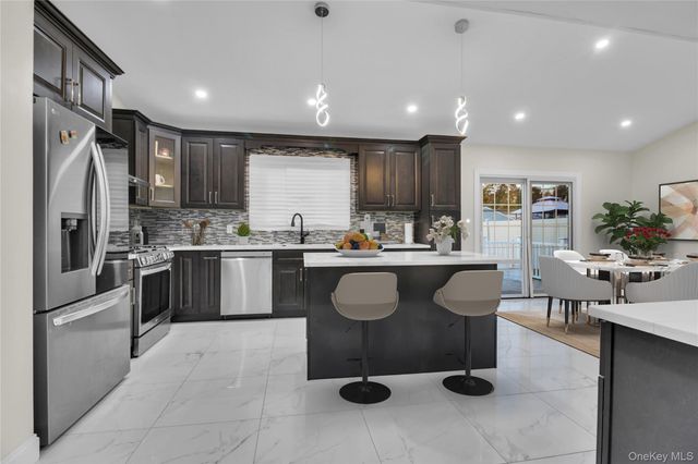 858 Prescott Street, Valley Stream, NY 11580