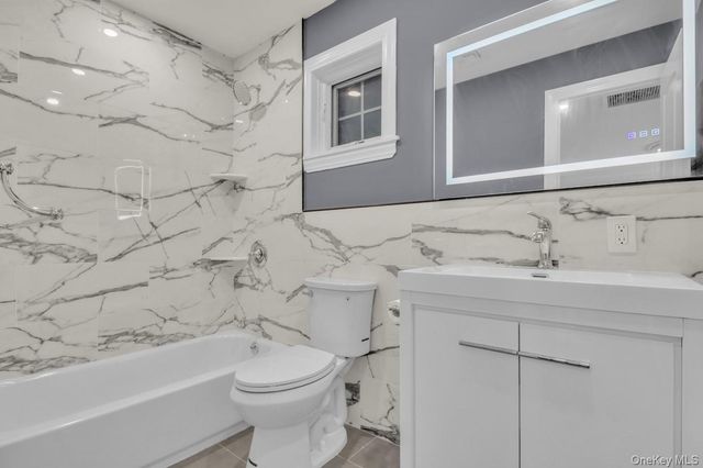 858 Prescott Street, Valley Stream, NY 11580