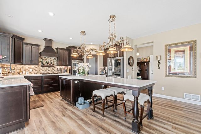 216 Prairie Way, Bayport, MN 55003