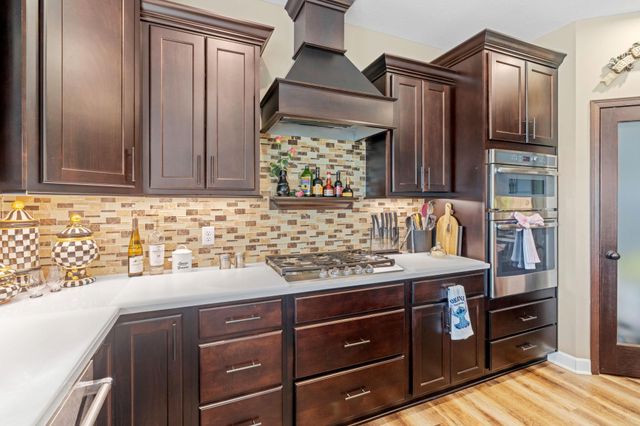 216 Prairie Way, Bayport, MN 55003