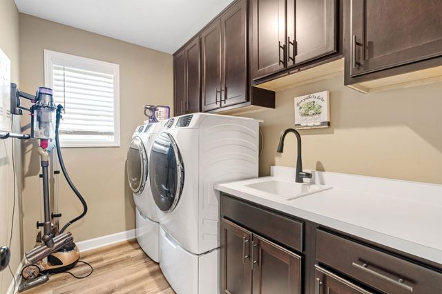 216 Prairie Way, Bayport, MN 55003