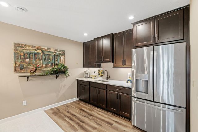 216 Prairie Way, Bayport, MN 55003