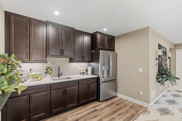 216 Prairie Way, Bayport, MN 55003