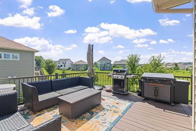 216 Prairie Way, Bayport, MN 55003