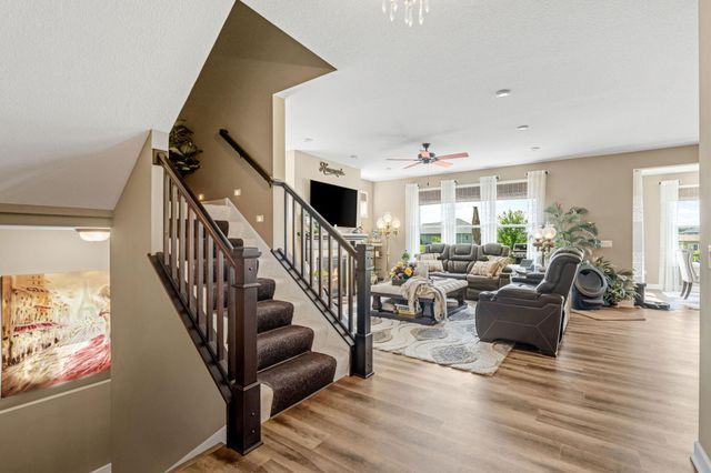 216 Prairie Way, Bayport, MN 55003