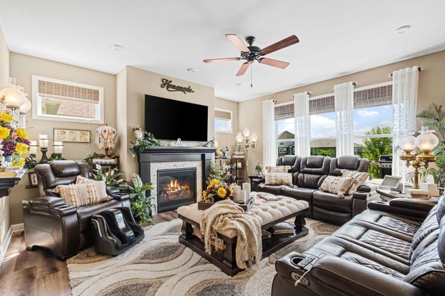 216 Prairie Way, Bayport, MN 55003