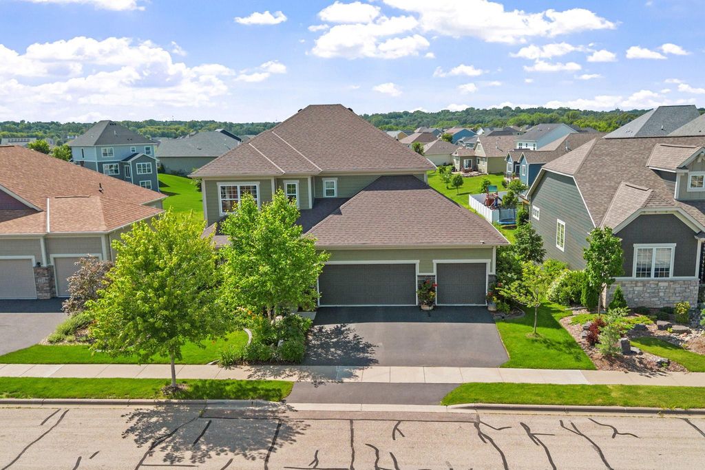 216 Prairie Way, Bayport, MN 55003