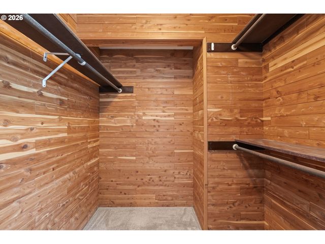 9836 Sw QUAIL POST Rd, Portland, OR 97219