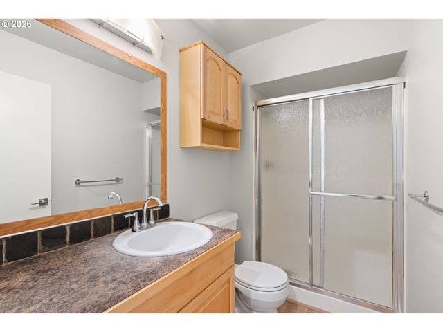 9836 Sw QUAIL POST Rd, Portland, OR 97219
