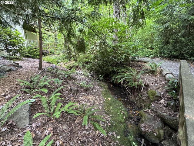 9836 Sw QUAIL POST Rd, Portland, OR 97219