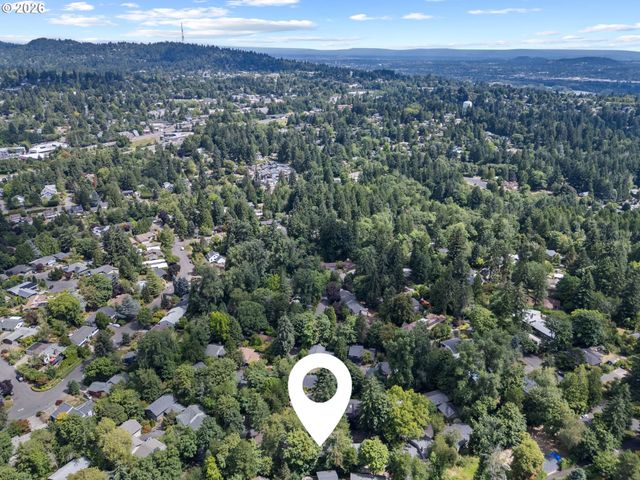 9836 Sw QUAIL POST Rd, Portland, OR 97219