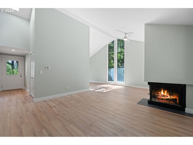 9836 Sw QUAIL POST Rd, Portland, OR 97219