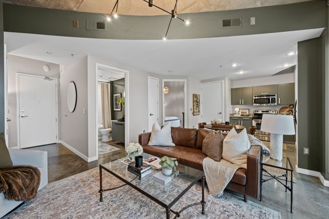 600 12th Ave S Apt 712, Nashville, TN 37203