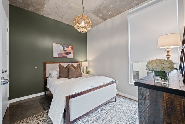 600 12th Ave S Apt 712, Nashville, TN 37203