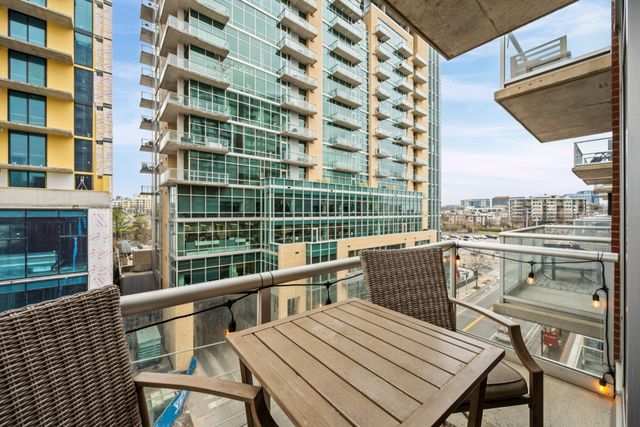 600 12th Ave S Apt 712, Nashville, TN 37203