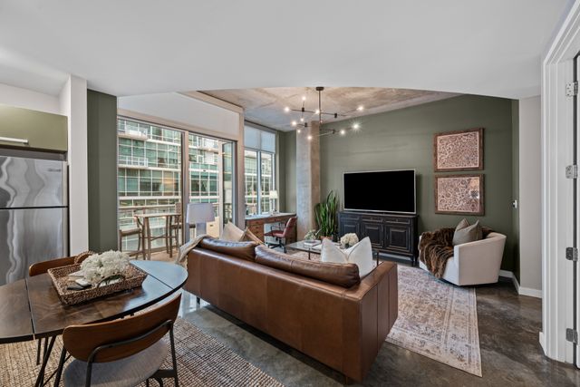 600 12th Ave S Apt 712, Nashville, TN 37203