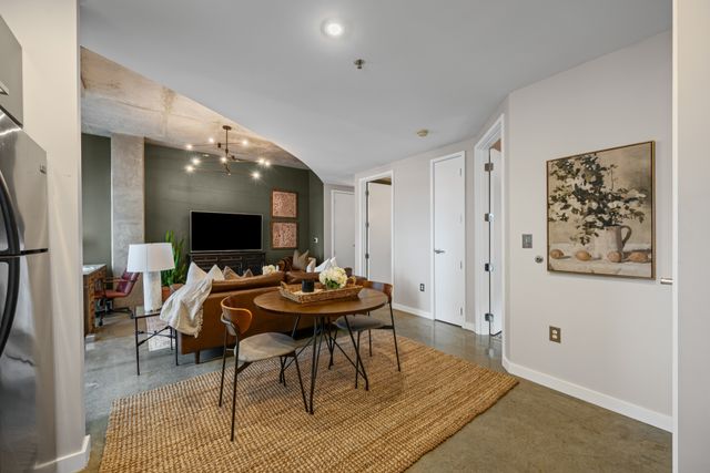 600 12th Ave S Apt 712, Nashville, TN 37203