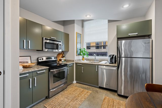 600 12th Ave S Apt 712, Nashville, TN 37203
