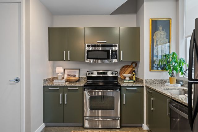 600 12th Ave S Apt 712, Nashville, TN 37203