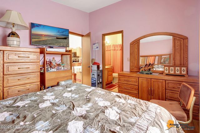 8213 Race Circle, Anchorage, AK 99504